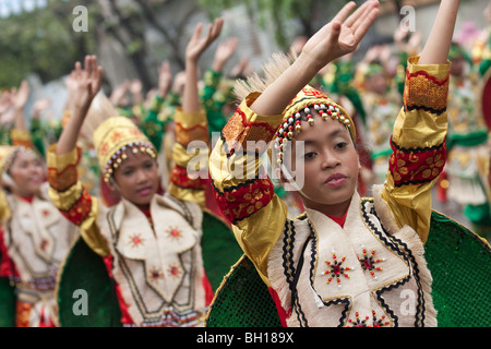 Danseurs dans Sinulog festival,la ville de Cebu, Philippines, Banque D'Images