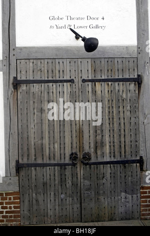 Porte de Shakespeare's Globe Theatre de Londres Bankside, sur Banque D'Images