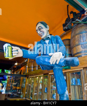 Figure décorative dans Patio Cervecero bar sur la rue Defensa à Plaza Dorrego à San Telmo, Buenos Aires, Argentine Banque D'Images