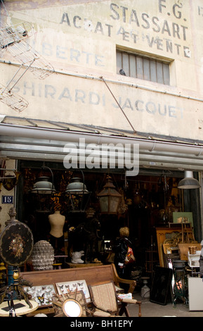 Antiquités Marché aux puces de St Ouen Paris Banque D'Images