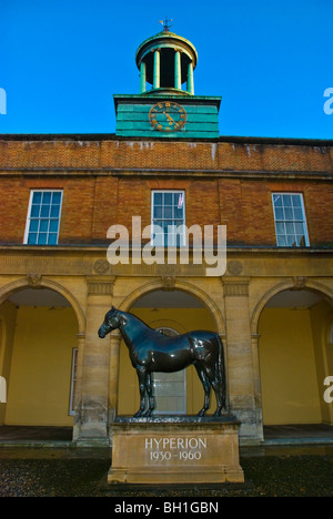 Statue d'Hyperion Jockey Club et Musée des courses de chevaux Newmarket Suffolk Angleterre Angleterre Europe Banque D'Images