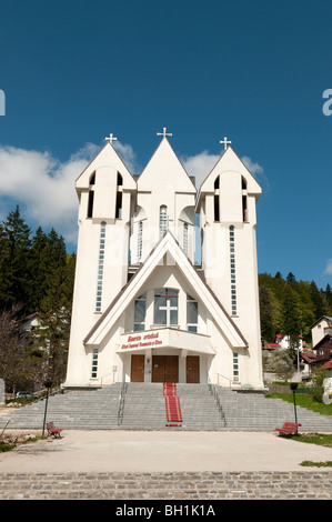 Biserica Orodoxa Eglise Orthodoxe moderne à Predeal Roumanie Europe de l'Est Banque D'Images