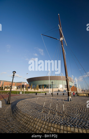 Eoliennes à axe vertical à l'extérieur de l'Echo Arena Liverpool, Banque D'Images