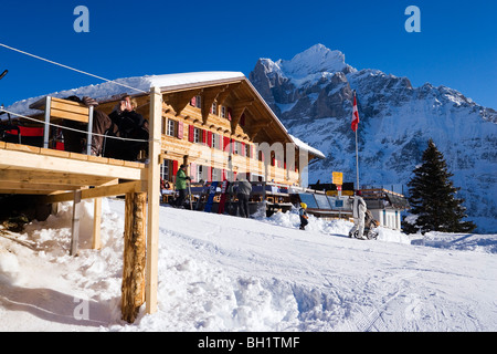 Vue extérieure du restaurant de montagne Bort, Premier, Grindelwald, Oberland Bernois, Canton de Berne, Suisse Banque D'Images