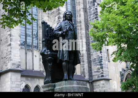 Statue de Johann Sebastian Bach en face de l'église St. Thomas, Leipzig, Saxe, Allemagne, Europe Banque D'Images