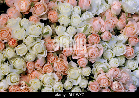 Close up of bouquet de fleurs rose de soie Banque D'Images