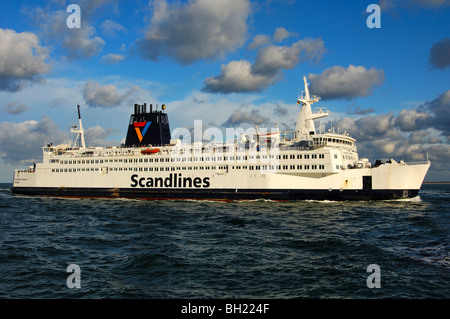 Bateau ferry Scandlines "Kronprins Frederik" en haute mer sur la mer Baltique Banque D'Images