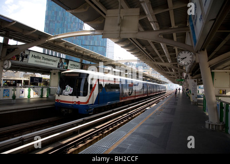 BTS Skytrain Nana en station à Bangkok Banque D'Images