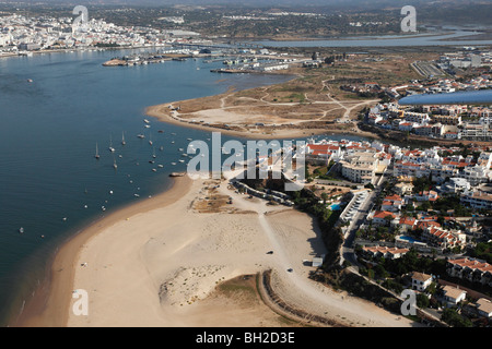 Vue aérienne de Ferragudo et Portimao (Algarve, Portugal). Banque D'Images