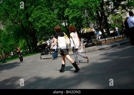 Le Madison Square est formé par l'intersection de la Cinquième Avenue et Broadway à la 23e Rue à New York City Banque D'Images