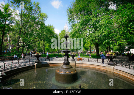 Le Madison Square est formé par l'intersection de la Cinquième Avenue et Broadway à la 23e Rue à New York City Banque D'Images