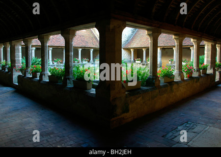 Cloître de l'ancien couvent de Saint-François, 17ème siècle, Mortagne-au-Perche, Orne (61), NORMANDIE, France Banque D'Images