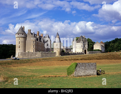 Le Château de Montpoupon situé dans une vallée boisée près de Montrichard Banque D'Images