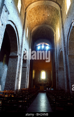 St Guilhem le Désert France Languedoc-Roussillon St Guilhem le Désert intérieur Monastère Autel Banque D'Images