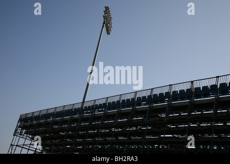 Sièges de stade fait d'échafaudages avec leds Banque D'Images