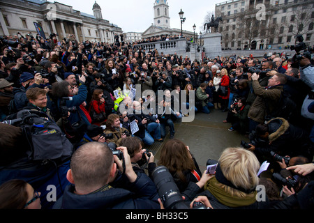 Rassemblement de masse de photographes protestaient contre l'article 44 de la Loi de 2000 sur le terrorisme à Trafalgar Square London Banque D'Images