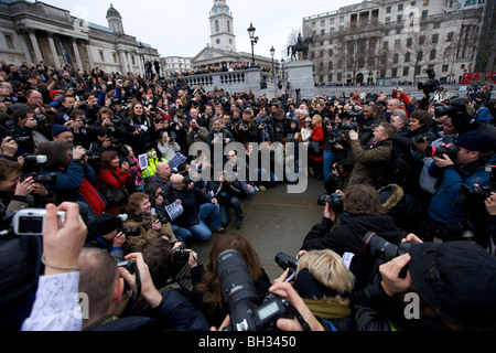 Rassemblement de masse de photographes protestaient contre l'article 44 de la Loi de 2000 sur le terrorisme à Trafalgar Square London Banque D'Images