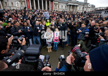 Rassemblement de masse de photographes protestaient contre l'article 44 de la Loi de 2000 sur le terrorisme à Trafalgar Square London Banque D'Images