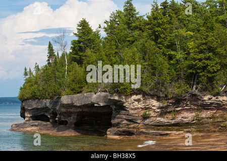 Lac supérieur grands Lacs bord de lac américain dans le Michigan États-Unis US érosion fragmentée horizontale haute résolution Banque D'Images