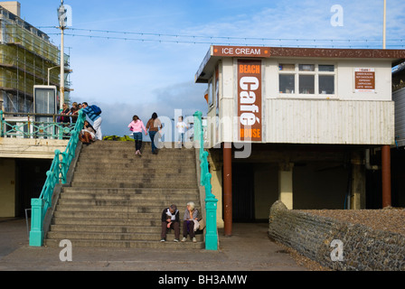 Escaliers sur la plage de Brighton en Angleterre Angleterre Europe Banque D'Images