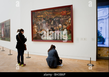 Paris, France, personnes regardant le musée de la peinture, admirant l'exposition d'art au petit Palais, la « musée des Beaux Arts de la ville de Paris », les murs de galerie intérieur, les beaux-arts Banque D'Images