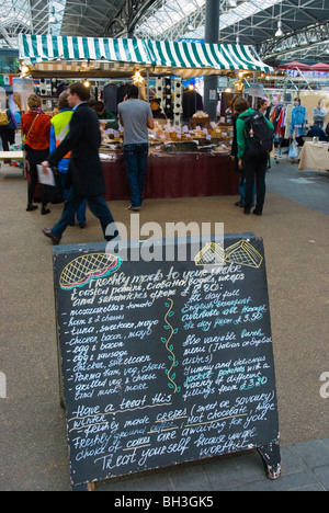 Inscrivez-vous à Spitalfields Market Londres Angleterre Royaume-uni Europe Banque D'Images