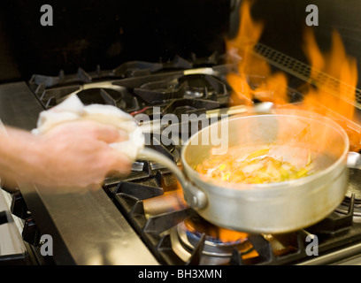 Une cuisine pan sur une plaque de cuisson Banque D'Images