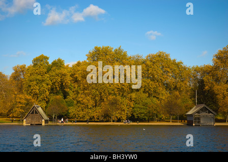 La Serpentine de Hyde Park Londres Angleterre Royaume-Uni Europe centrale Banque D'Images