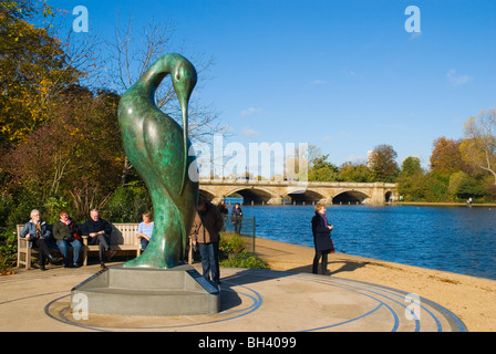 Statue d'Isis par Simon Gudgeon Kensington Gardens London England UK Europe centrale Banque D'Images