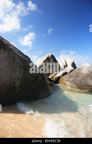 Plage tropicale et rochers, Devil's Bay, Virgin Gorda, îles Vierges britanniques, les Caraïbes Banque D'Images