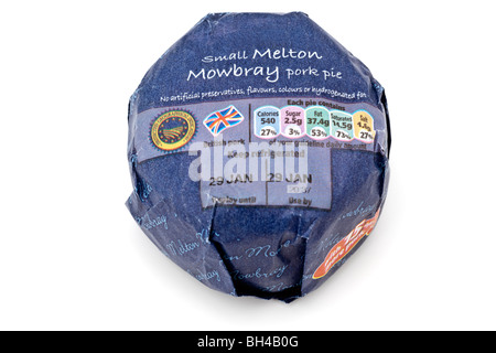 Petit Melton Mowbray pork pie dans un emballage bleu Banque D'Images