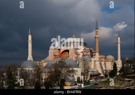 La basilique Sainte-Sophie sous la pluie Istanbul Turquie Banque D'Images