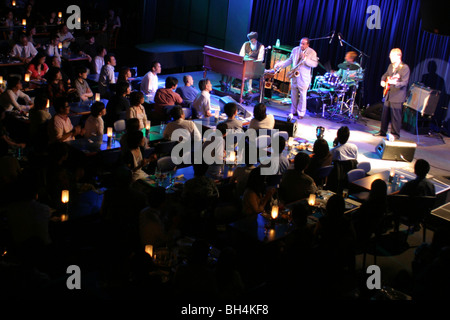 Lou Donaldson, saxophoniste de 'l' Lou Donaldson Quartet en concert au 'Blue Note' jazz bar à Aoyama district de Tokyo, Japon. Banque D'Images