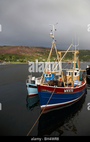 Bateaux de pêche au port d''Ullapool. Banque D'Images