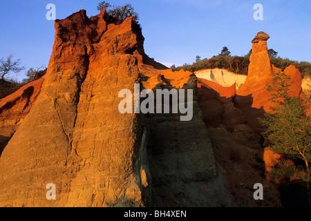 COLORADO Provençal de Rustrel, DANS LE PAYS DE L'ocre, Luberon, Vaucluse (84), FRANCE Banque D'Images