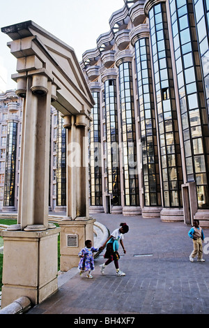 Le PALACIO, Ricardo Bofill, LE THÉÂTRE ET L'arc triomphal, NOISY-LE-GRAND, SEINE-SAINT-DENIS (93), ILE-DE-FRANCE, FRANCE Banque D'Images