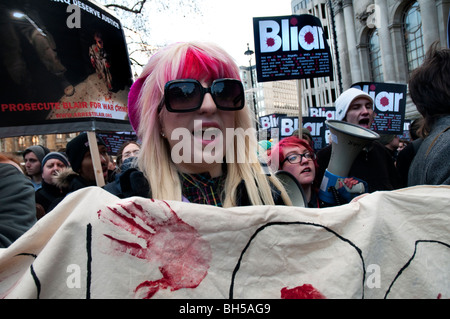 Des centaines se sont réunis à l'extérieur de l'enquête Chilcot pour appeler à l'arrestation de Tony Blair pour crimes de guerre en Irak Londres 29.01.10 Banque D'Images