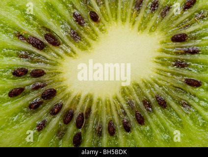 Un plan macro extrême d'un kiwi. Semences individuelles peuvent être vus. Banque D'Images