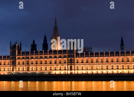 Chambres du parlement par nuit Banque D'Images