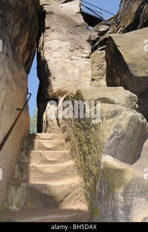 Drabske svetnicky - Entrée au château de roche en ruine à 4 kilomètres au nord-est de Mnichovo Hradiště. Banque D'Images