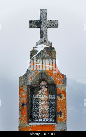 Croix dans la neige, de Rochebrune, Megève, Haute Savoie, France, Europe Banque D'Images