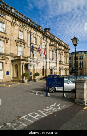 Dh Le Crown Hotel Harrogate North Yorkshire Harrogate Crown Hotel entrée parking english hébergement de luxe Banque D'Images