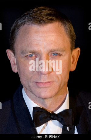 Daniel Craig arrive pour le Royal Première mondiale de Quantum Of Solace dans Leicester Square, Londres. Banque D'Images