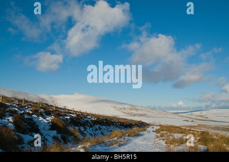 dh Naversdale ORPHIR ORKNEY Snowy couvert de neige de landes bloqué route piste de collines d'hiver Banque D'Images