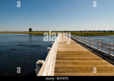 L'ancien pont au-dessous de l'Osborn Pont sur la Henry's Fork de la Snake River Banque D'Images