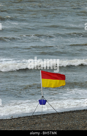 Indicateur de zone de baignade sécuritaire, Aberystwyth, Pays de Galles. Banque D'Images