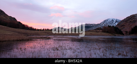 Blea Tarn, Lake District, Cumbria, England, UK. Banque D'Images