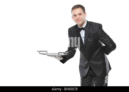 Waiter carrying un bac vide isolé sur fond blanc Banque D'Images