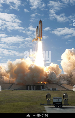 La navette spatiale Atlantis décollera à partir de sa plateforme de lancement au Centre spatial Kennedy, en Floride. Banque D'Images