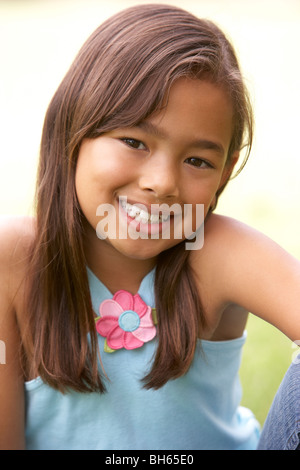 Portrait of Young Girl in Park Banque D'Images